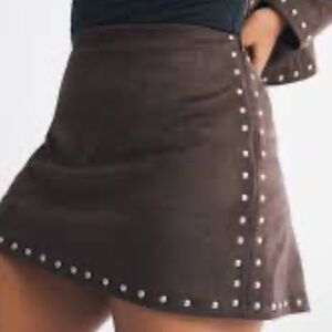 A&F Scarlett Vegan Suede Dark Brown Studded Mini Women’s Skort Faux suede winter